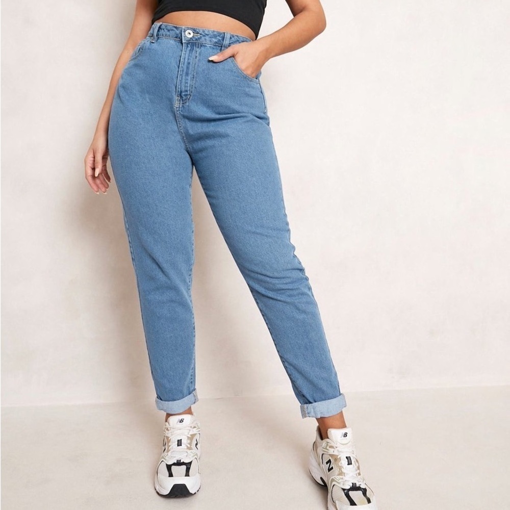 BOOHOO BLUE PLUS HIGH WAISTED MOM JEANS FRONT & BACK POCKETS SIZE 16 NEW